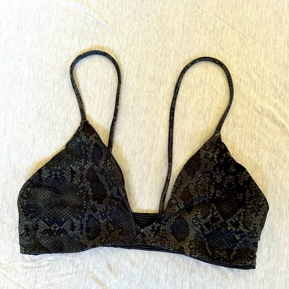 Acacia napili top